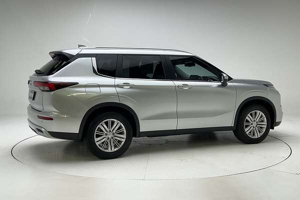 2024 Mitsubishi Outlander LS ZM