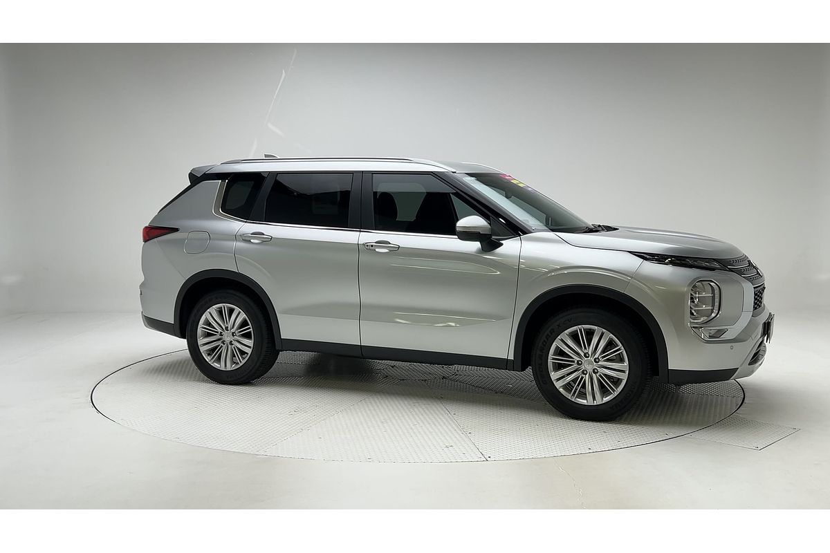 2024 Mitsubishi Outlander LS ZM