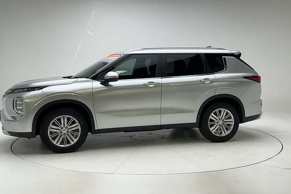 2024 Mitsubishi Outlander LS ZM