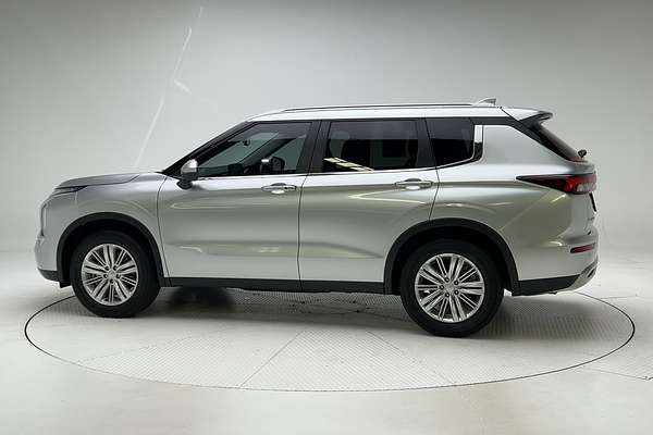 2024 Mitsubishi Outlander LS ZM