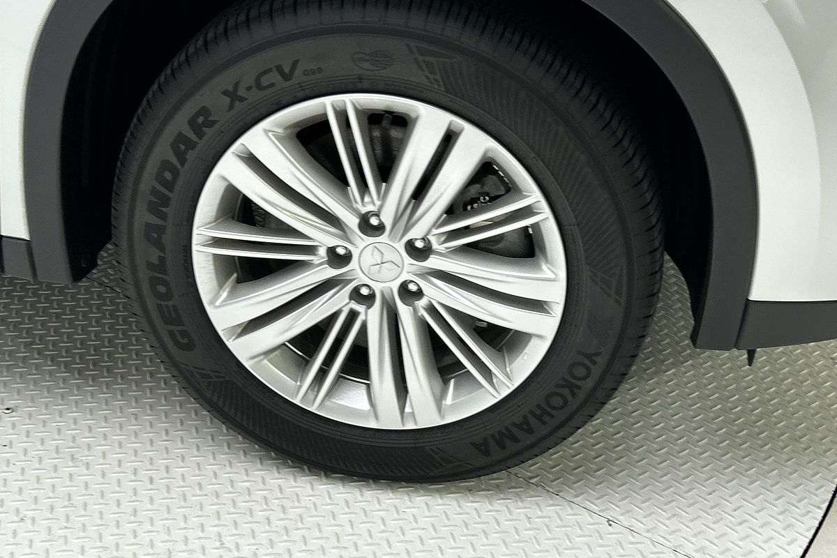 2024 Mitsubishi Outlander LS ZM