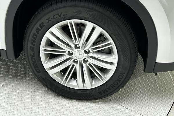 2024 Mitsubishi Outlander LS ZM