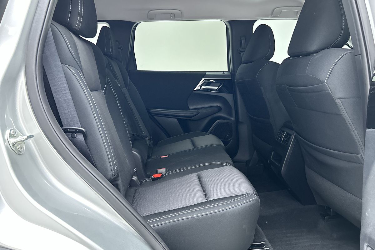 2024 Mitsubishi Outlander LS ZM