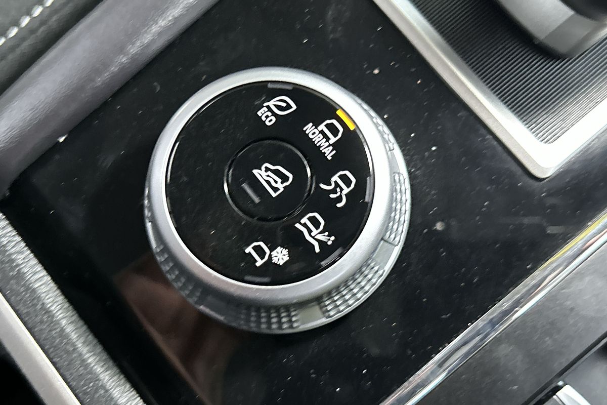 2024 Mitsubishi Outlander LS ZM