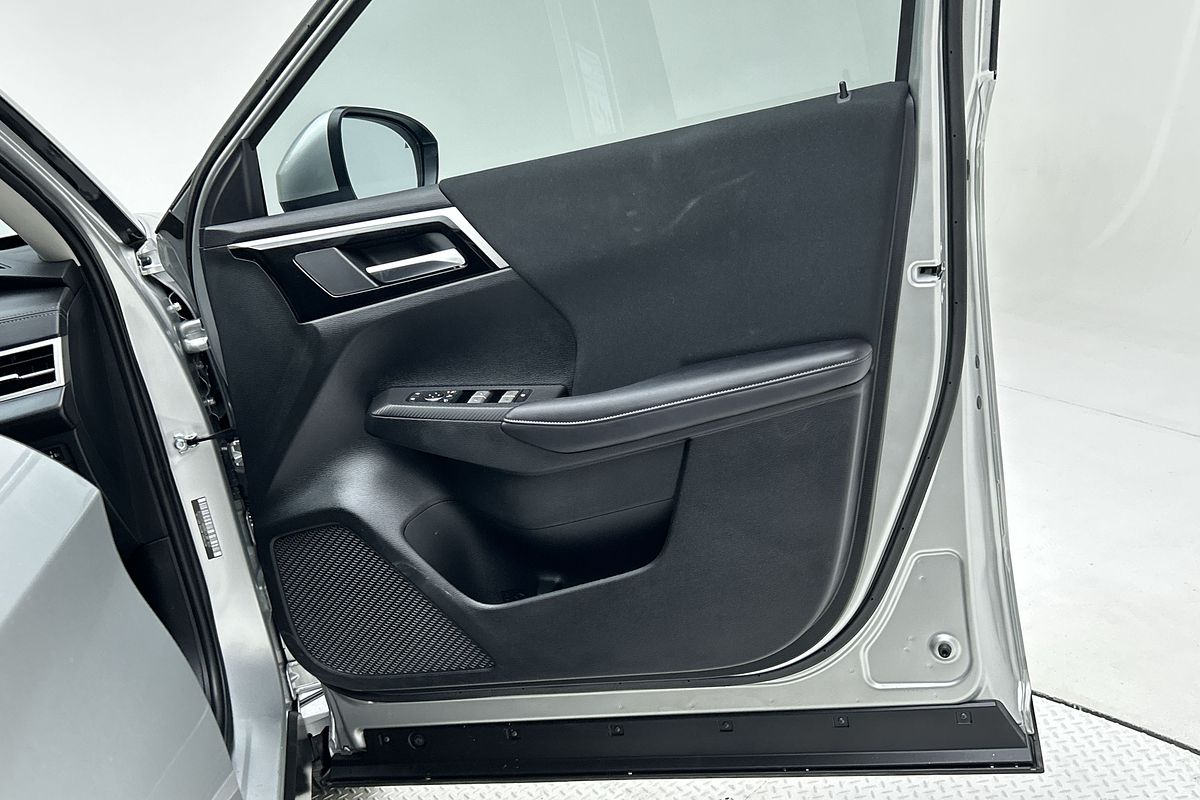 2024 Mitsubishi Outlander LS ZM