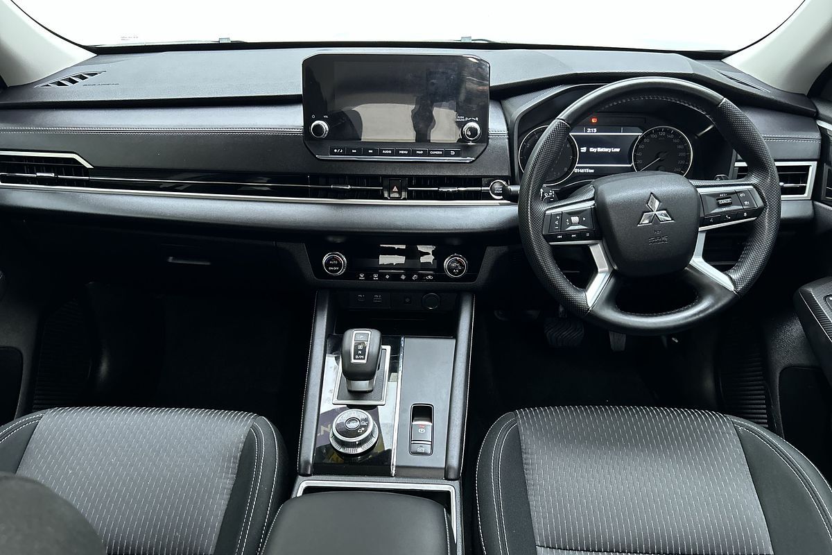 2024 Mitsubishi Outlander LS ZM