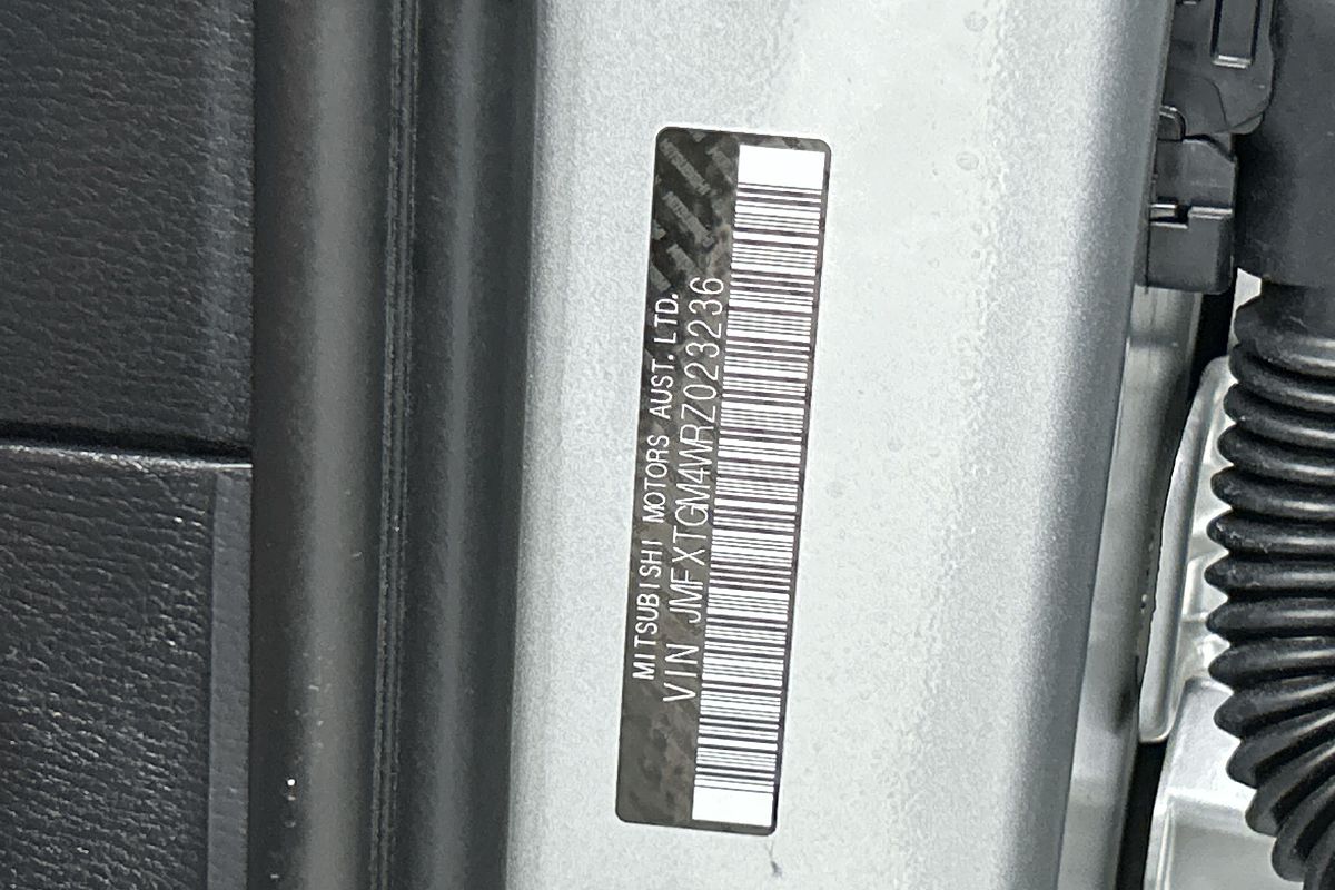 2024 Mitsubishi Outlander LS ZM