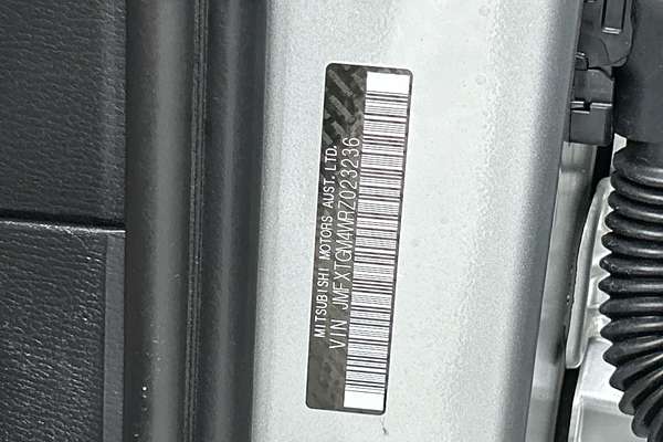 2024 Mitsubishi Outlander LS ZM