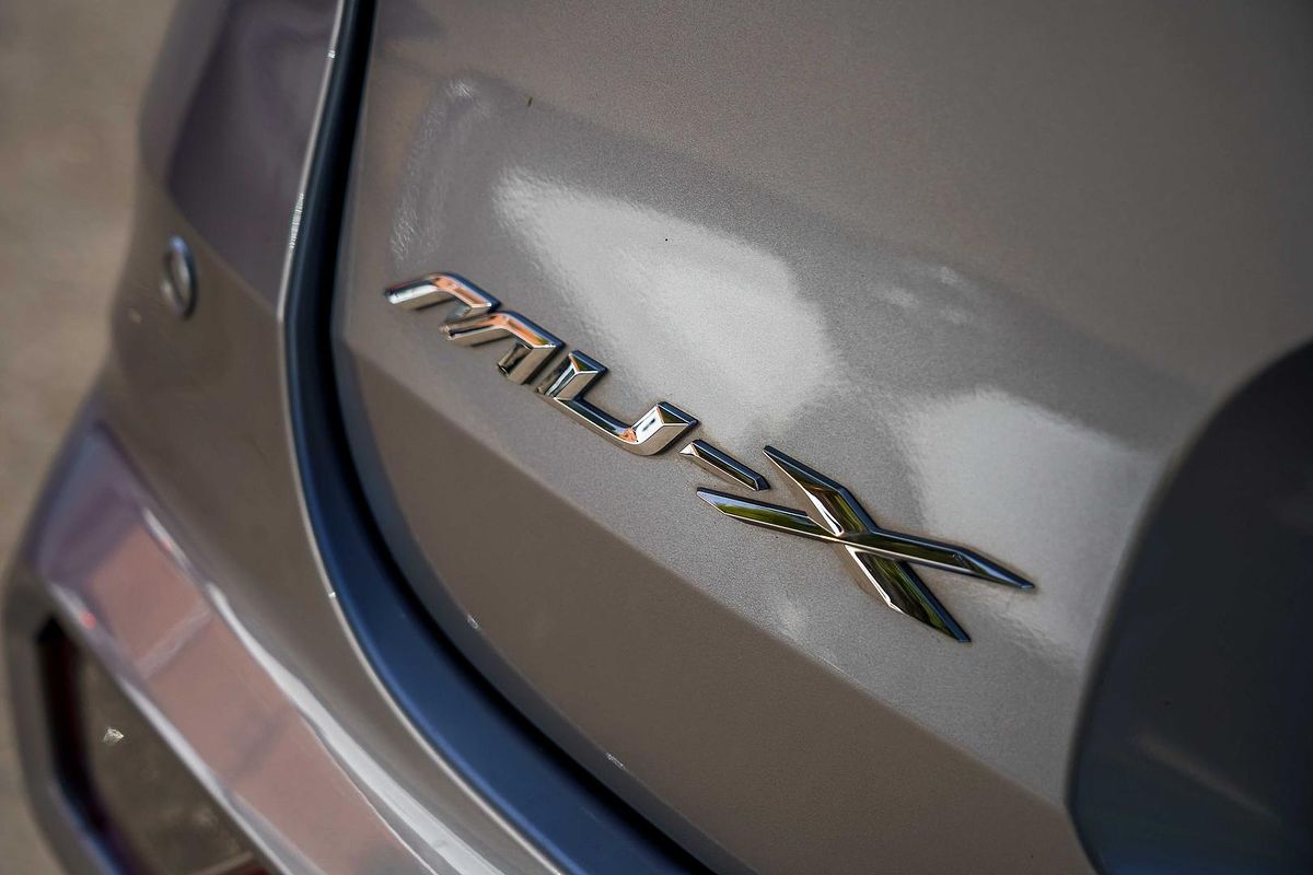 2023 Isuzu MU-X LS-U