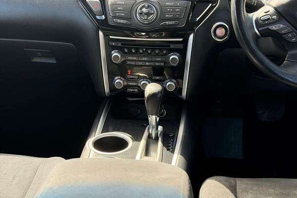 2013 Nissan Pathfinder ST R52