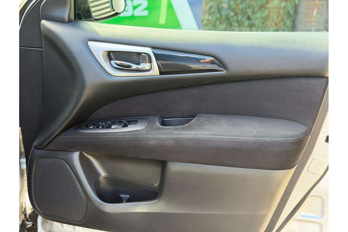 2013 Nissan Pathfinder ST R52