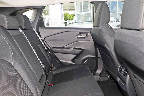 2025 Nissan QASHQAI ST-L J12