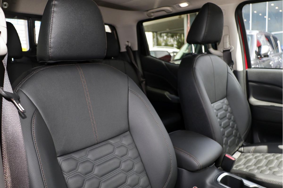 2025 Nissan Navara ST-X D23 4X4