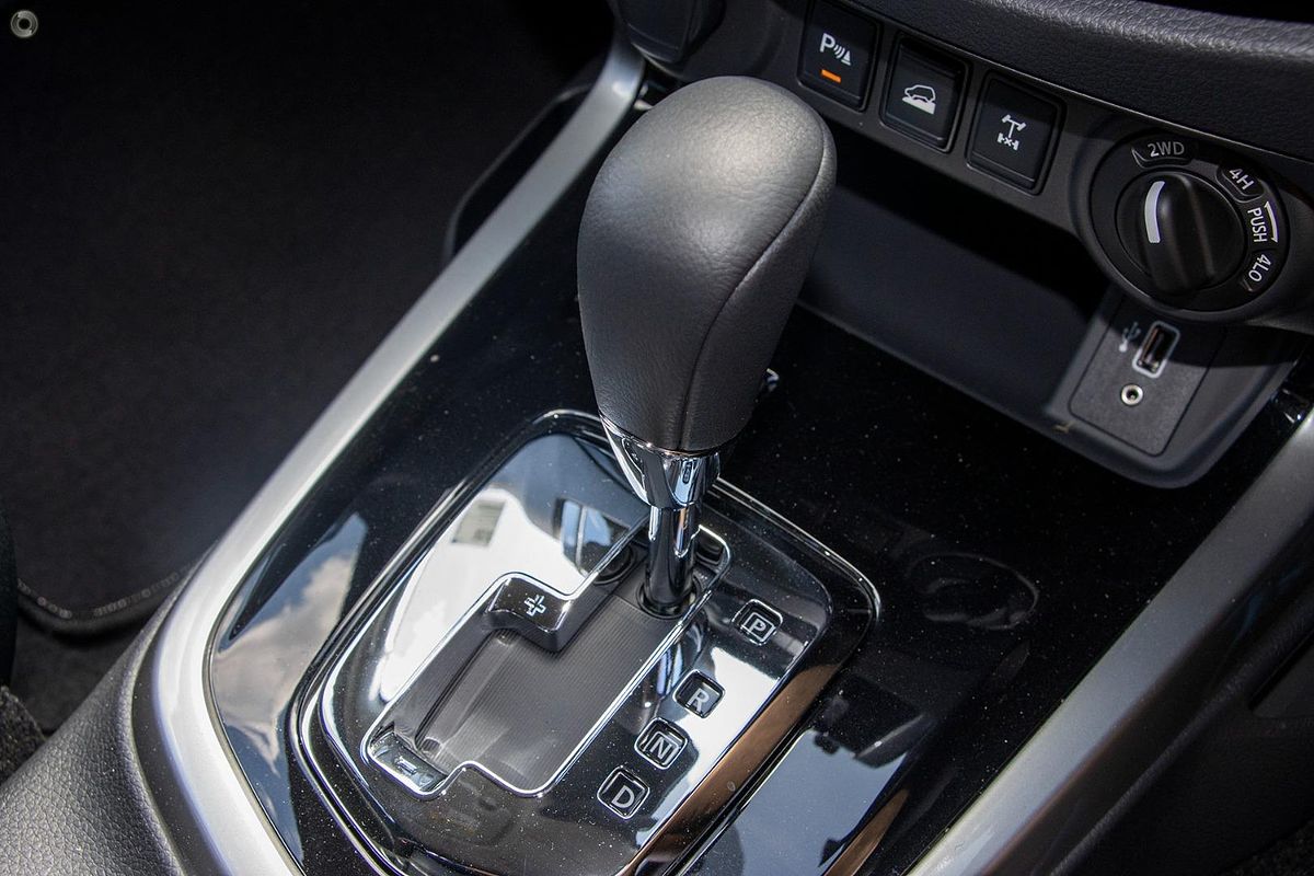 2025 Nissan Navara ST-X D23 4X4