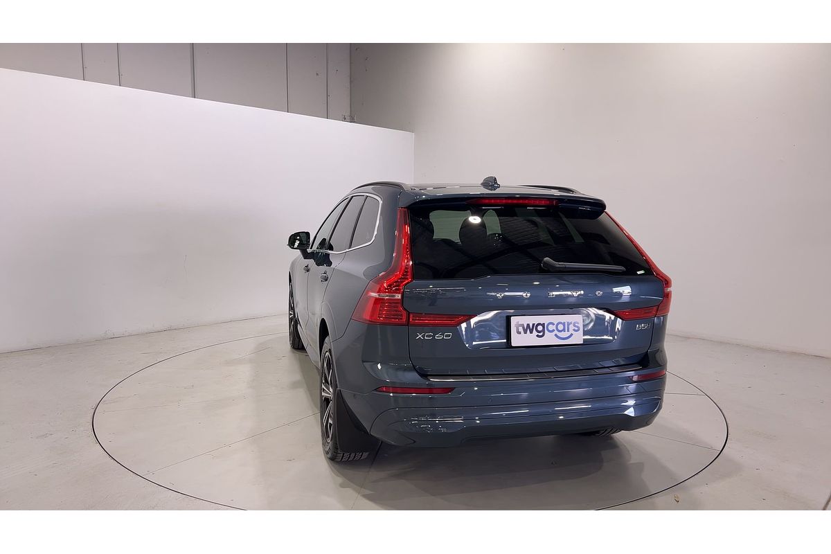 2021 Volvo XC60 B5 Momentum
