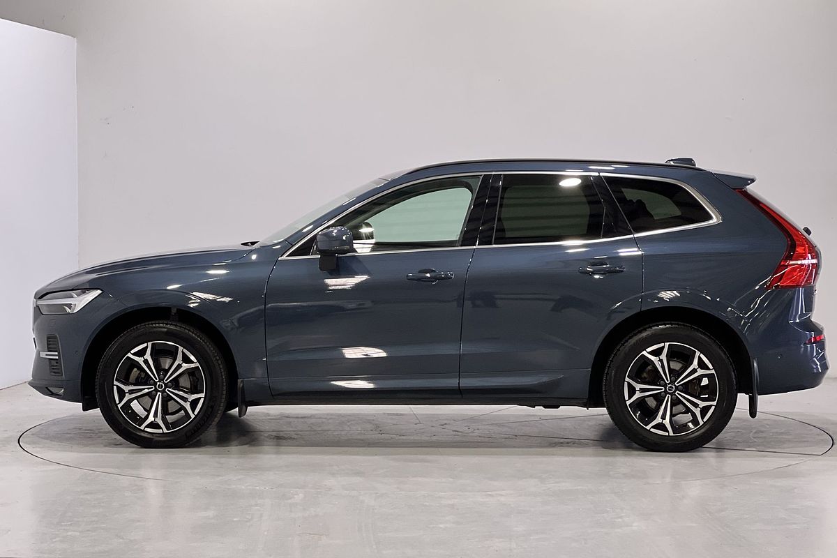 2021 Volvo XC60 B5 Momentum