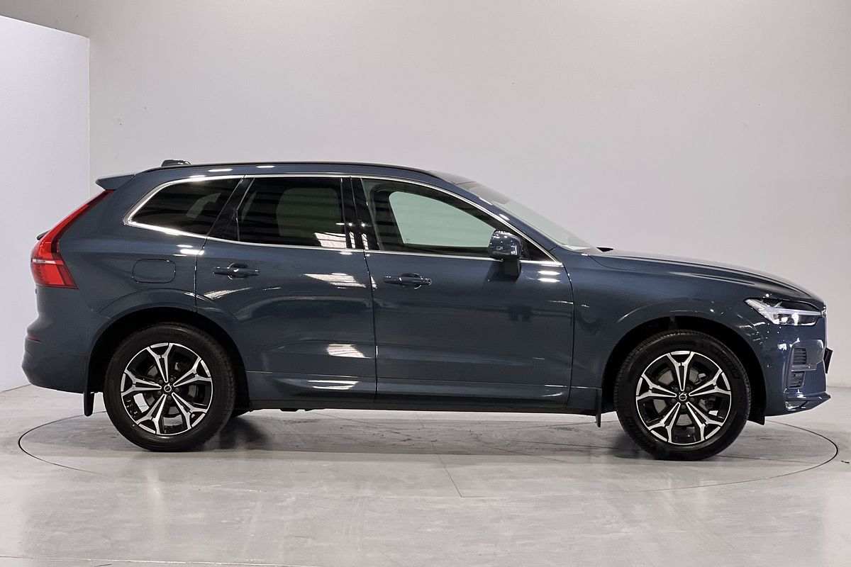 2021 Volvo XC60 B5 Momentum