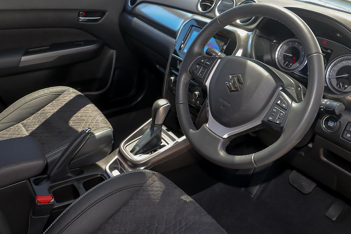 2024 Suzuki Vitara Turbo Shadow LY Series II