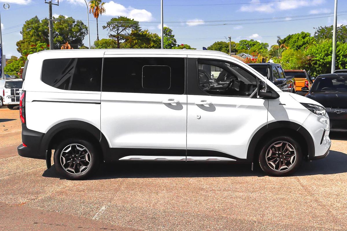 2024 Ford Tourneo Active AV SWB