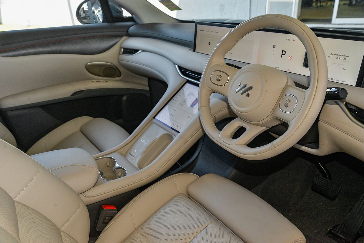 2025 MG IM6 Performance S12L