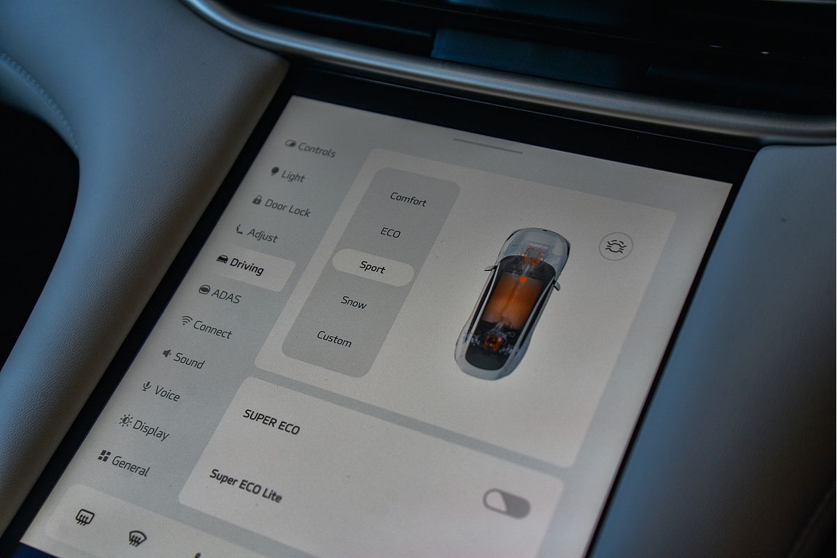 2025 MG IM6 Performance S12L