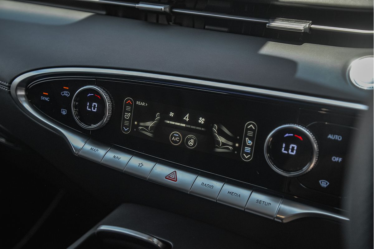 2024 Genesis GV70 3.5T AWD Sport JK.V2