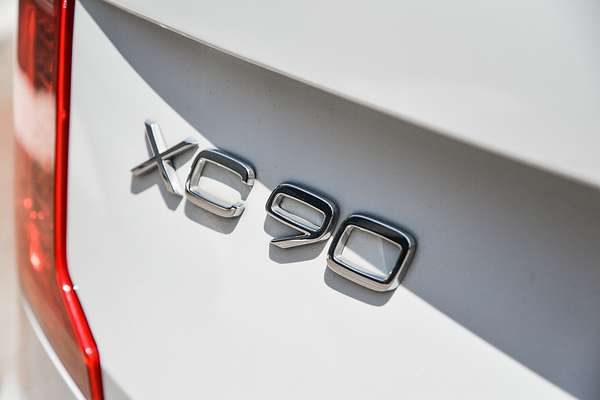 2020 Volvo XC90 T6 R-Design