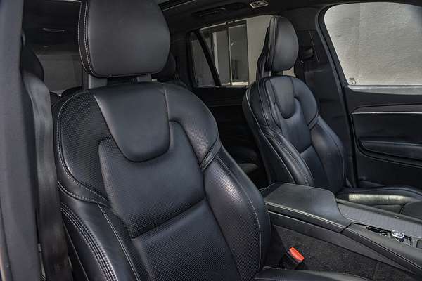 2020 Volvo XC90 T6 R-Design