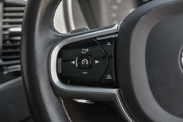 2020 Volvo XC90 T6 R-Design