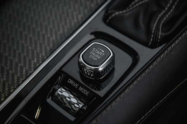 2020 Volvo XC90 T6 R-Design