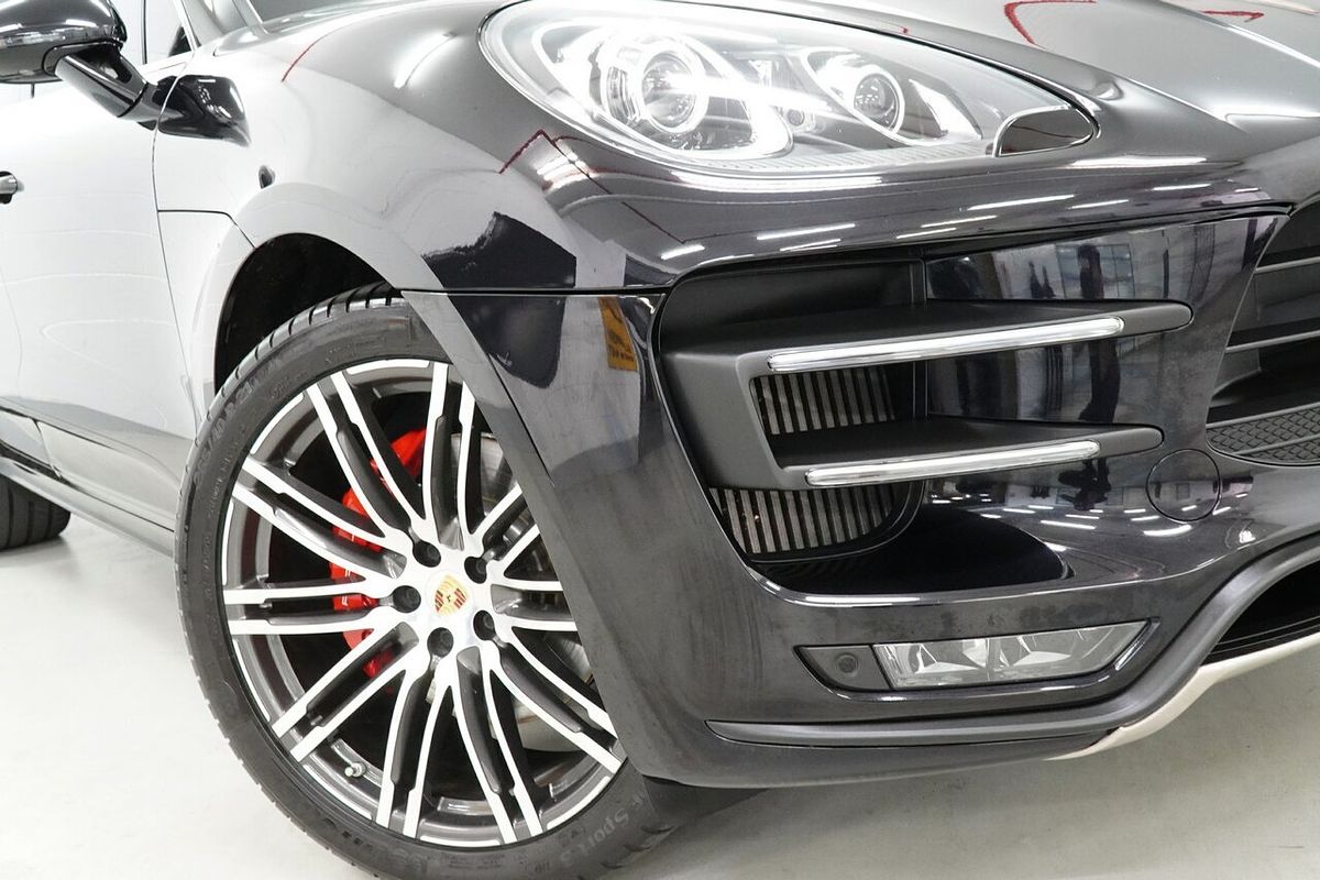 2015 Porsche Macan Turbo 95B