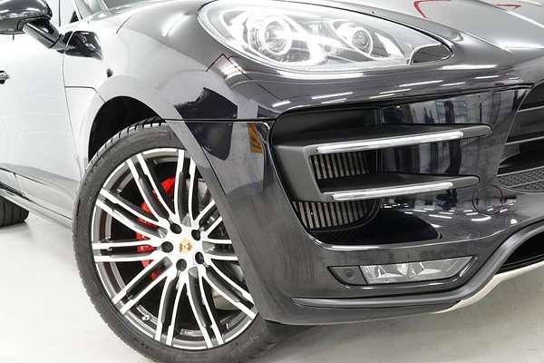 2015 Porsche Macan Turbo 95B