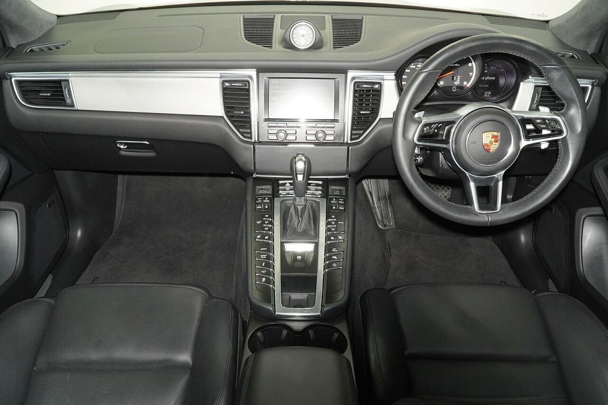 2015 Porsche Macan Turbo 95B