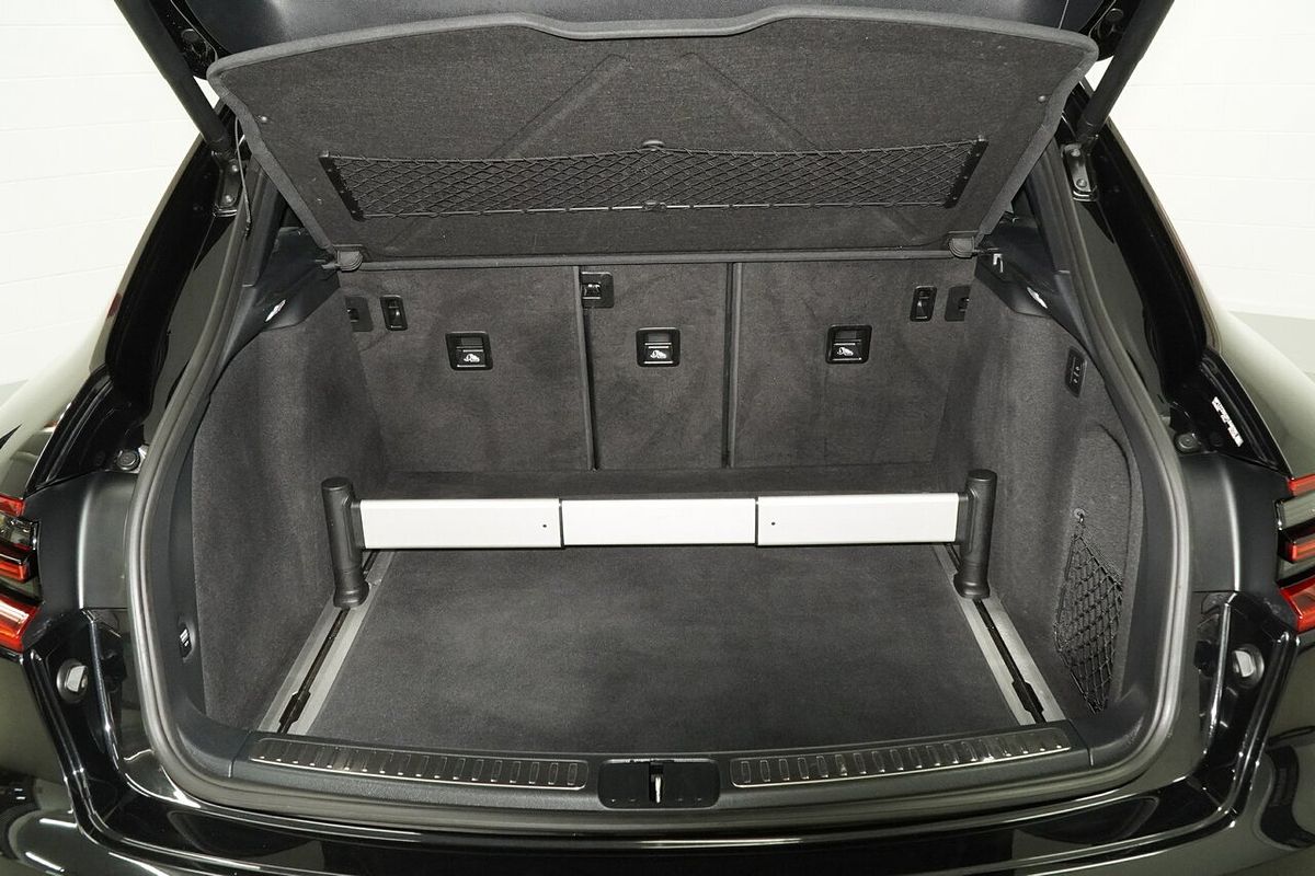 2015 Porsche Macan Turbo 95B