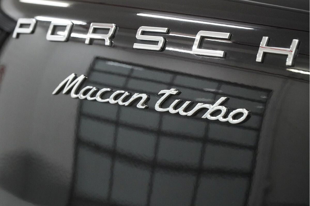 2015 Porsche Macan Turbo 95B