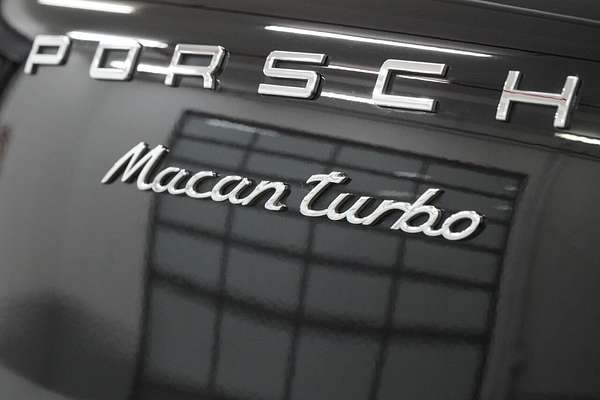 2015 Porsche Macan Turbo 95B