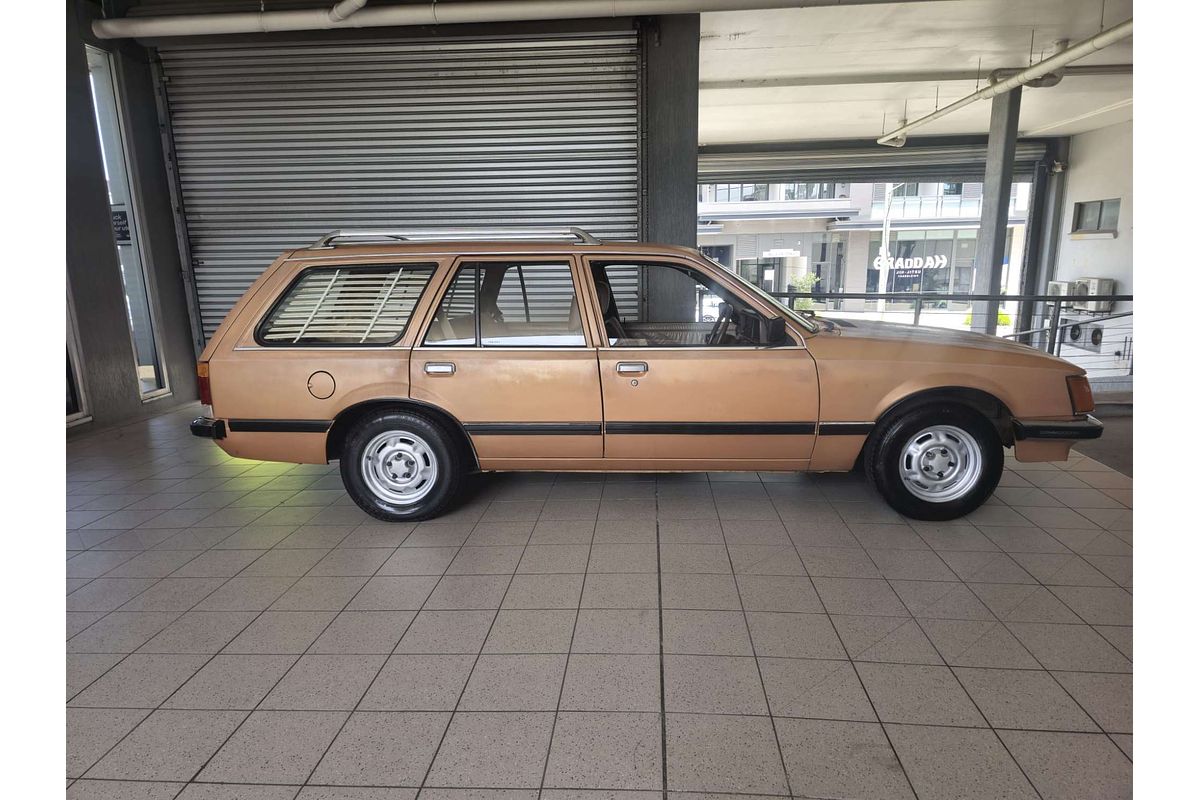 COMMODORE VH SL 4.1L V8 CARB 3 SP AUTOMATIC 4D WAGON COMMODORE VH SL 4.1L V8 CARB 3 SP AUTOMATIC 4D WAGON