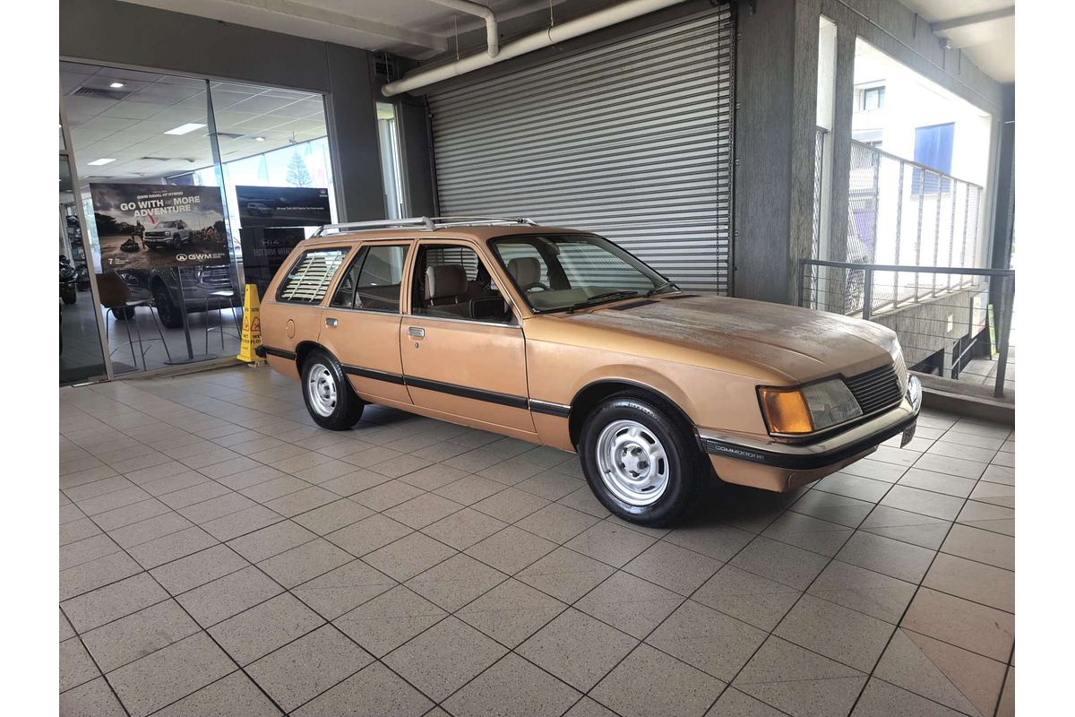 COMMODORE VH SL 4.1L V8 CARB 3 SP AUTOMATIC 4D WAGON COMMODORE VH SL 4.1L V8 CARB 3 SP AUTOMATIC 4D WAGON