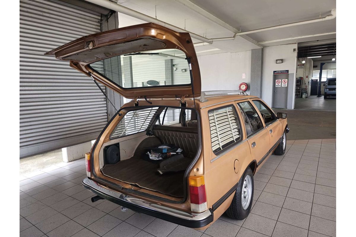 COMMODORE VH SL 4.1L V8 CARB 3 SP AUTOMATIC 4D WAGON 