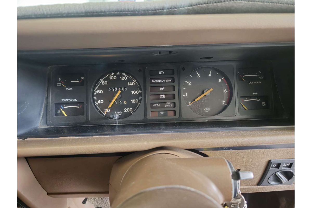 COMMODORE VH SL 4.1L V8 CARB 3 SP AUTOMATIC 4D WAGON 