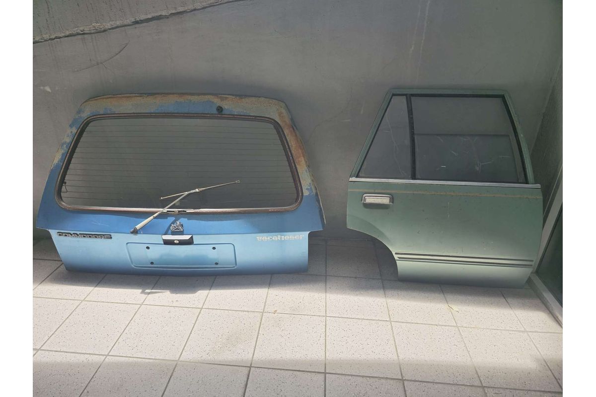 COMMODORE VH SL 4.1L V8 CARB 3 SP AUTOMATIC 4D WAGON 