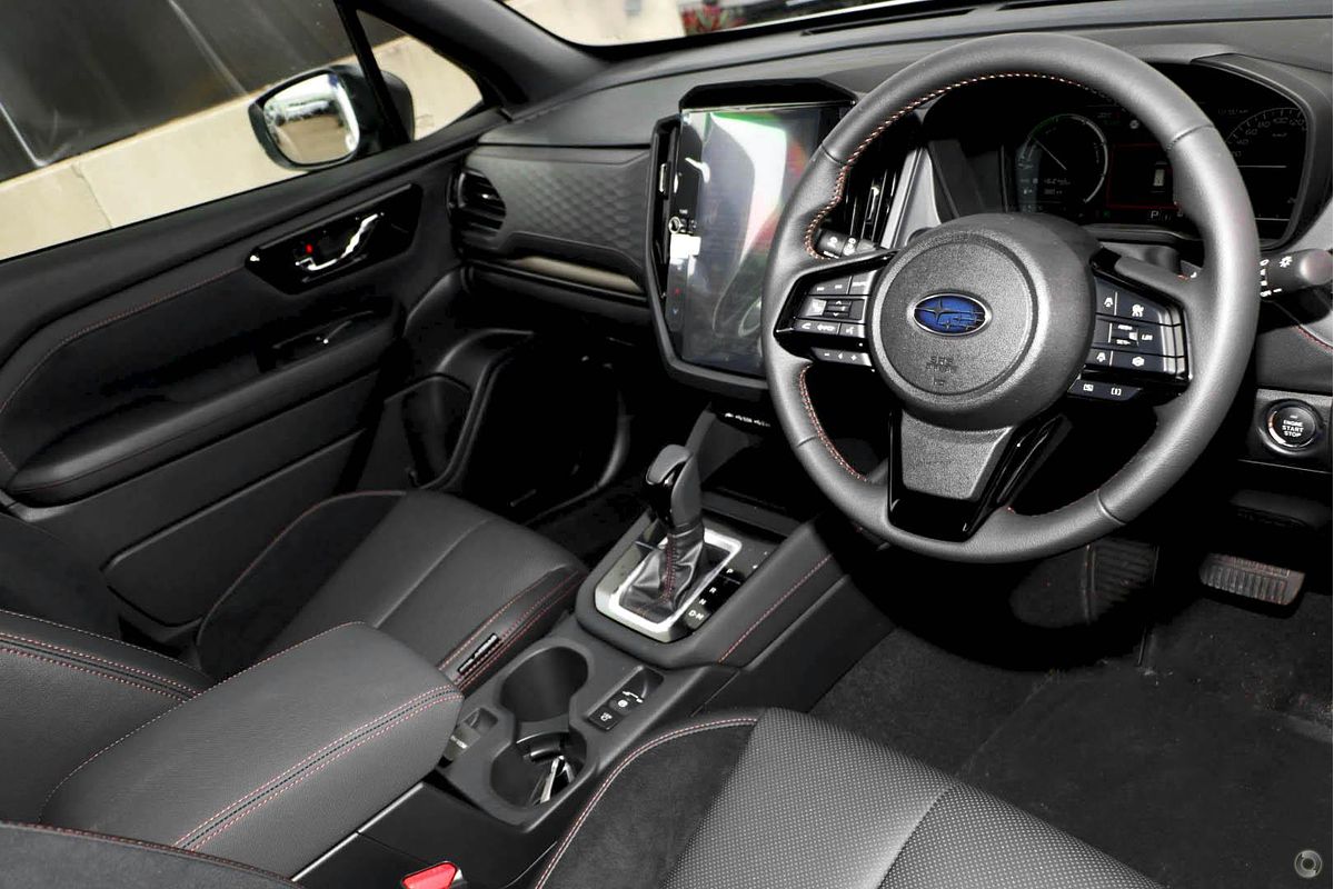 2025 Subaru Forester Hybrid Touring S6