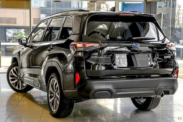 2025 Subaru Forester Hybrid Touring S6