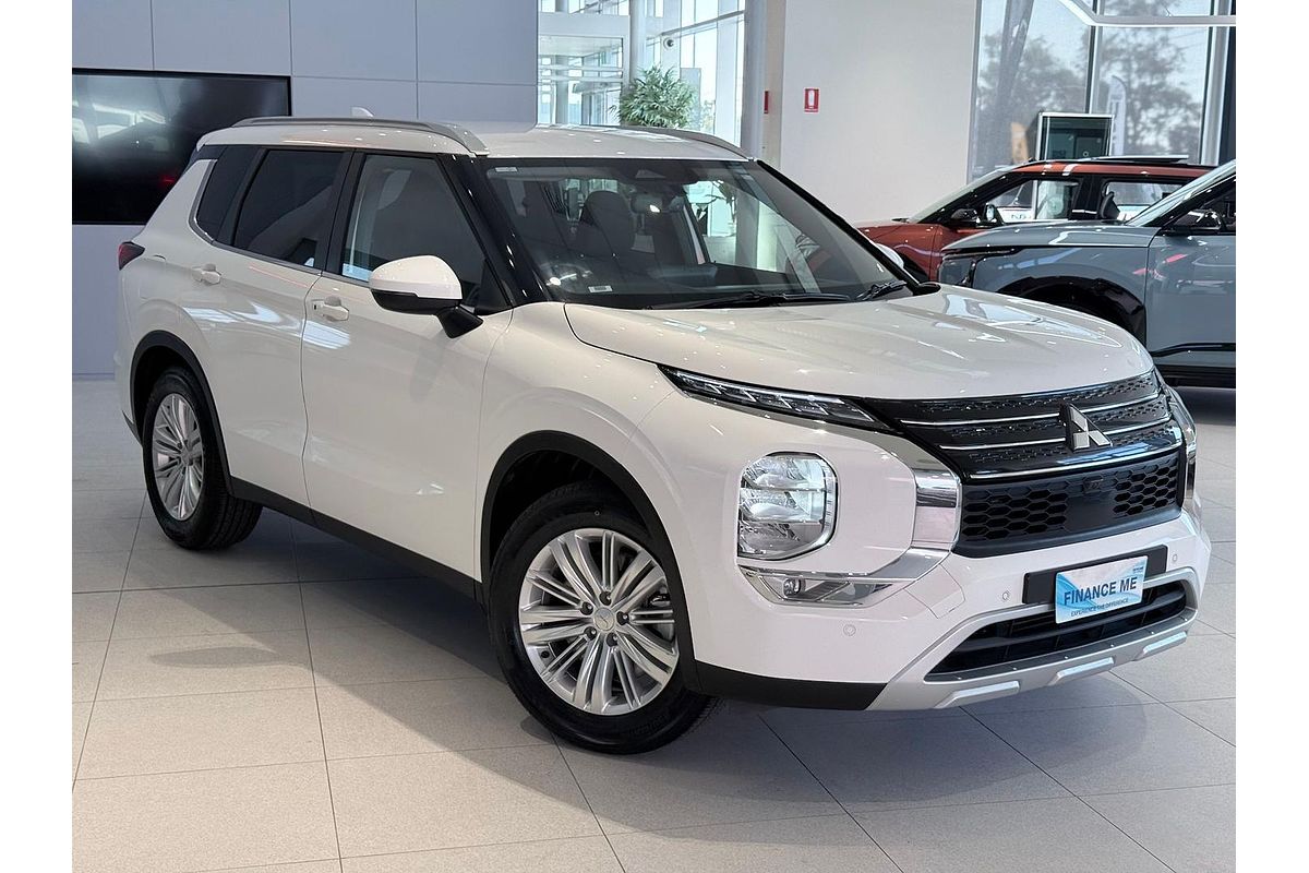 2024 Mitsubishi Outlander LS ZM