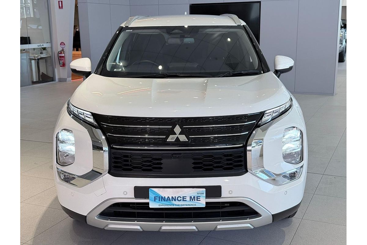 2024 Mitsubishi Outlander LS ZM