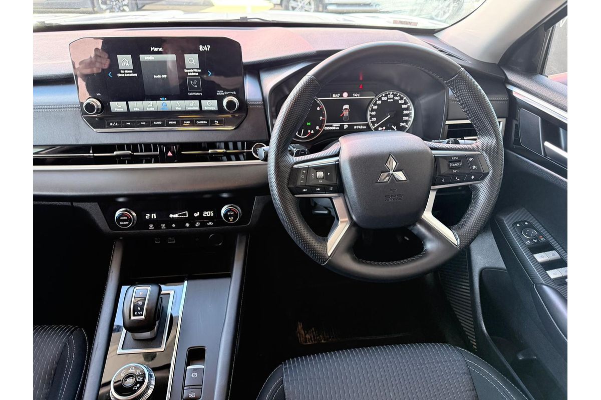 2024 Mitsubishi Outlander LS ZM