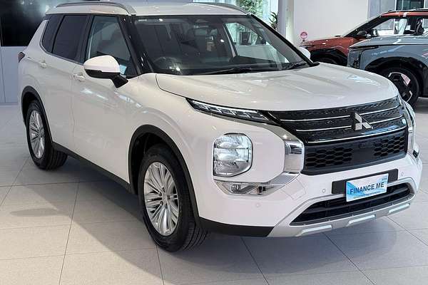 2024 Mitsubishi Outlander LS ZM