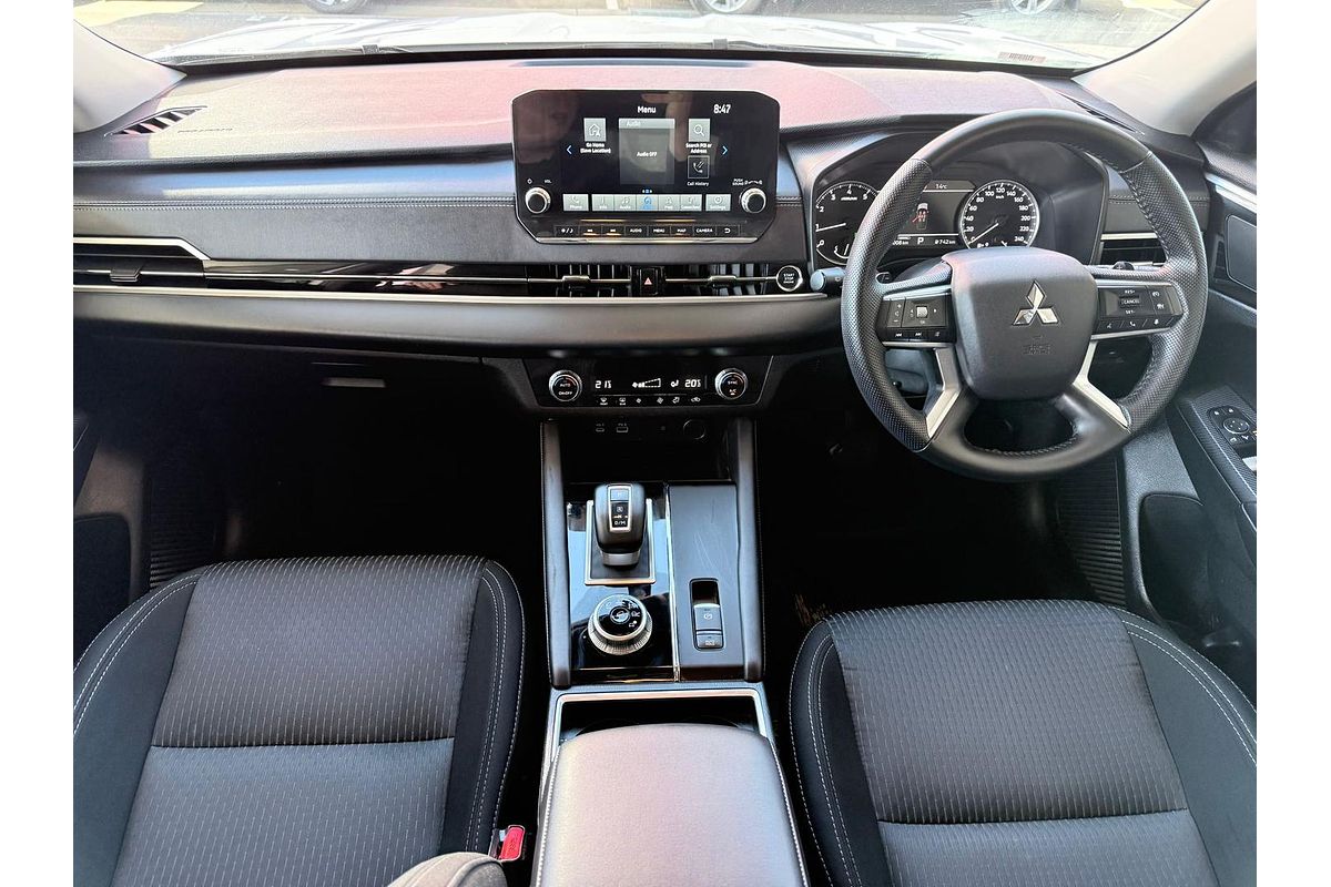 2024 Mitsubishi Outlander LS ZM