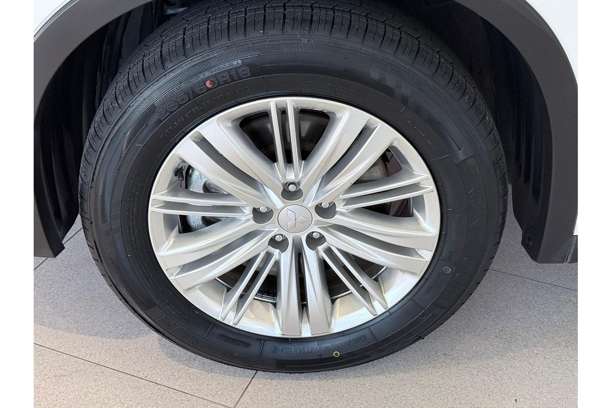 2024 Mitsubishi Outlander LS ZM