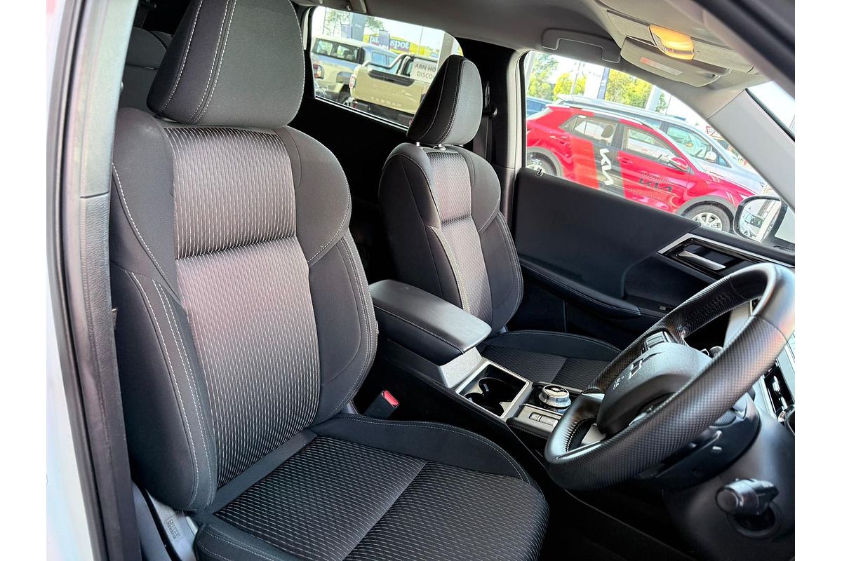 2024 Mitsubishi Outlander LS ZM